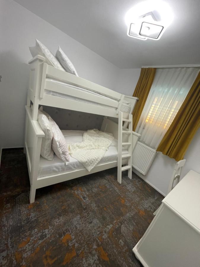 Arada Pensiunea Alexolar New One מראה חיצוני תמונה